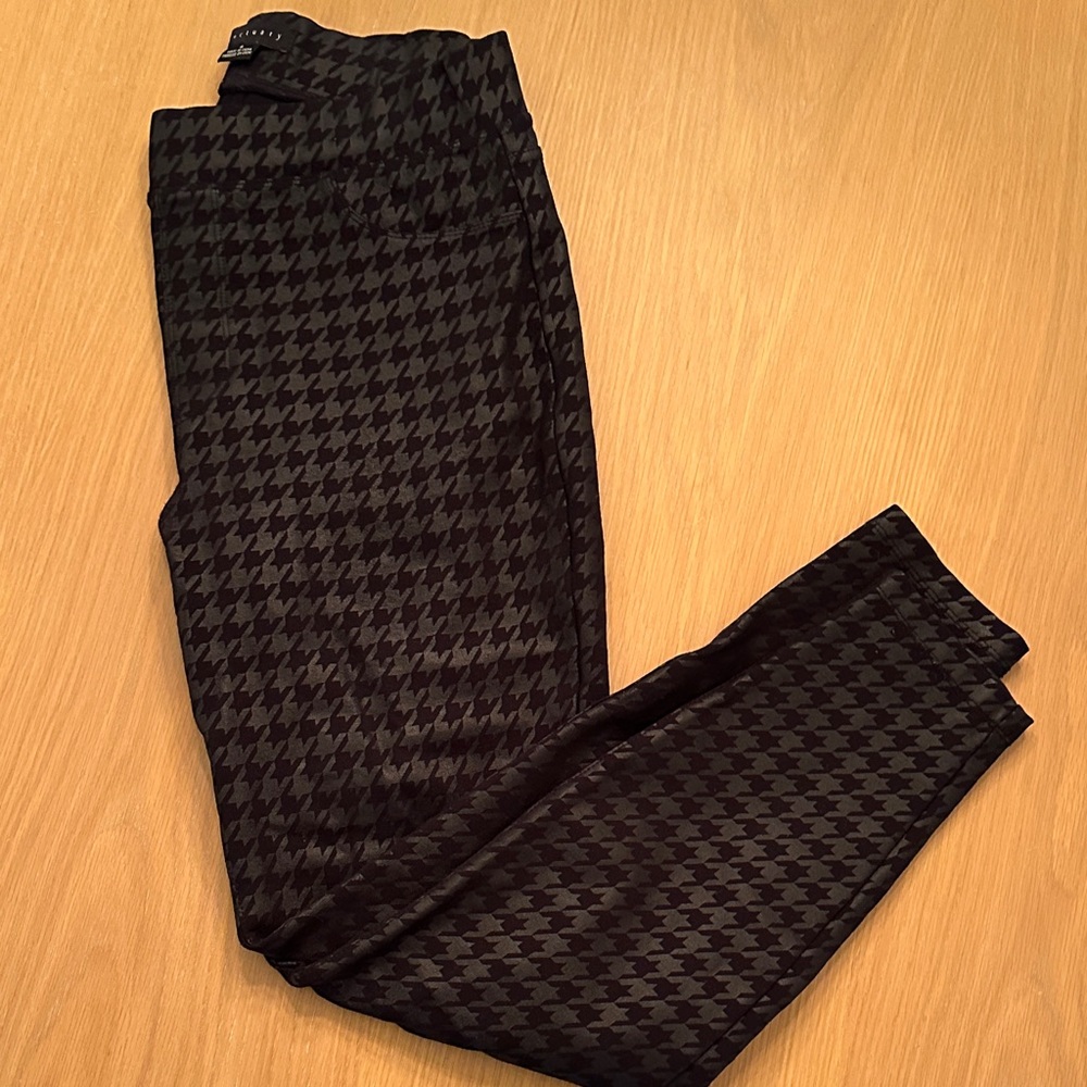 Sanctuary Black Houndstooth Leggings